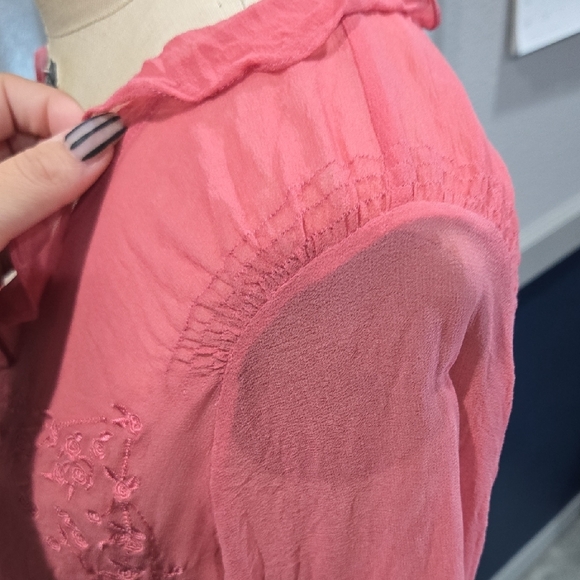 VINTAGE SALMON PINK SHEER RUFFLE 90s / Y2K LONG SLEEVE FRONT TIE SILK BLOUSE - Picture 10 of 16